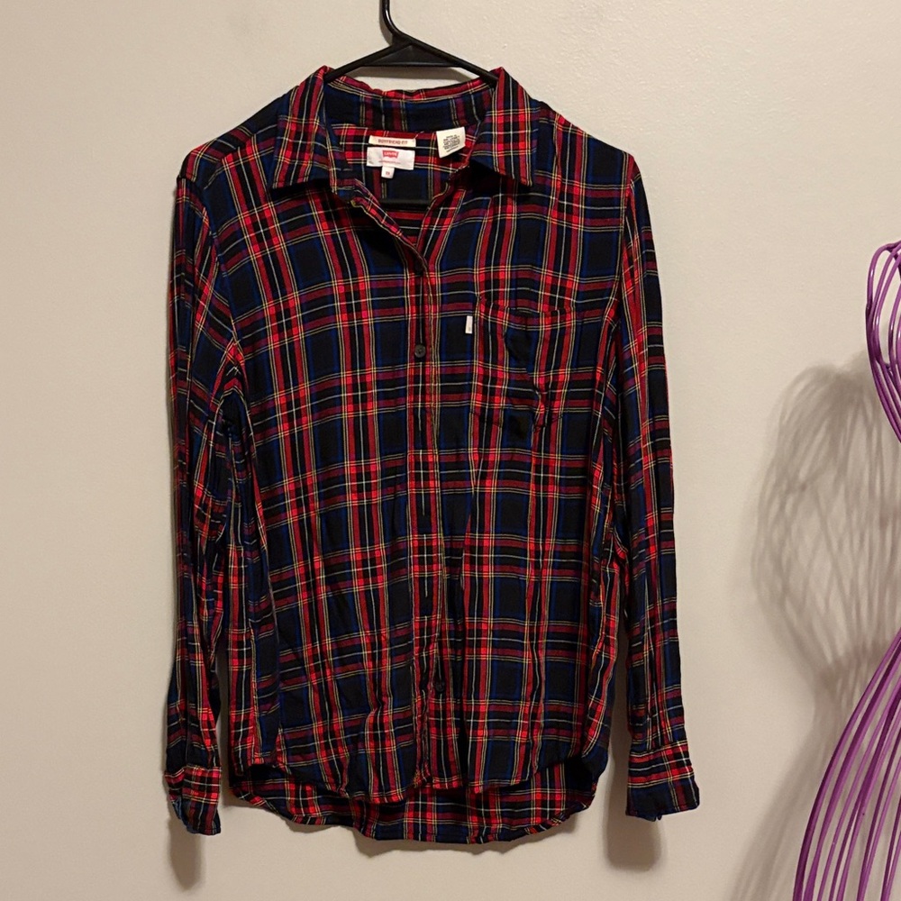 Levi's Women’s Boyfriend Fit Casual Red and Navy Plaid Shirt